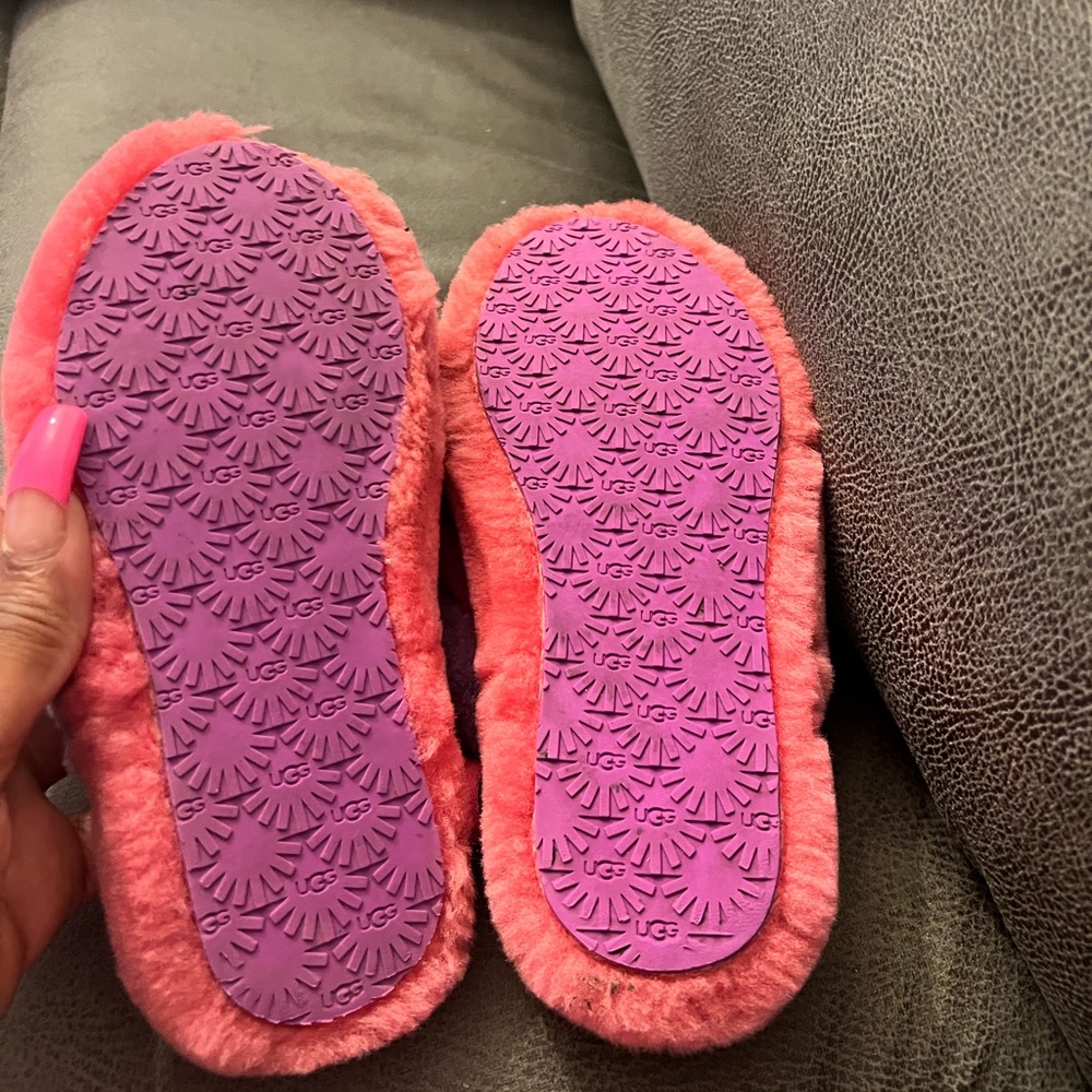 Ugg Slides - Picture 3 of 9